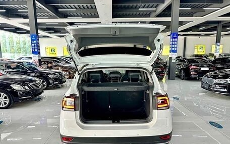 Volkswagen T-Cross I, 2022 год, 1 900 000 рублей, 7 фотография