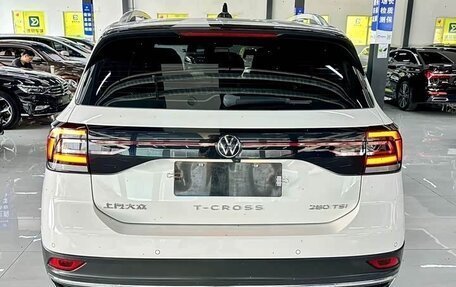 Volkswagen T-Cross I, 2022 год, 1 900 000 рублей, 5 фотография