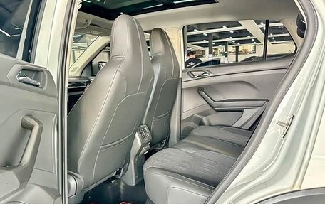 Volkswagen T-Cross I, 2022 год, 1 900 000 рублей, 11 фотография