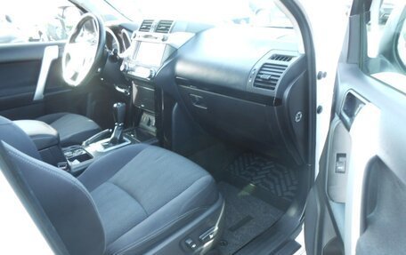 Toyota Land Cruiser Prado 150 рестайлинг 2, 2016 год, 3 080 000 рублей, 10 фотография