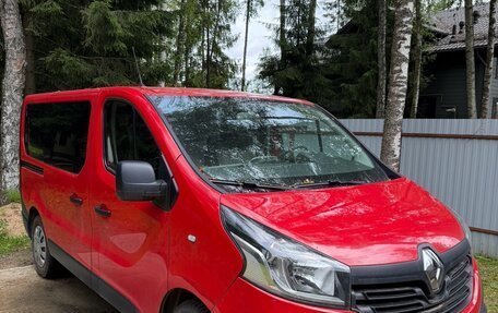 Renault Trafic, 2019 год, 2 650 000 рублей, 3 фотография