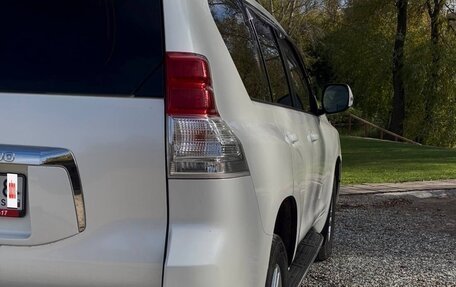 Toyota Land Cruiser Prado 150 рестайлинг 2, 2012 год, 2 650 000 рублей, 17 фотография