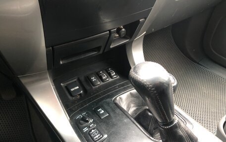 Toyota Land Cruiser Prado 120 рестайлинг, 2006 год, 1 890 000 рублей, 13 фотография