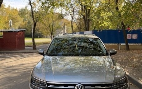 Volkswagen Tiguan II, 2018 год, 3 100 000 рублей, 1 фотография