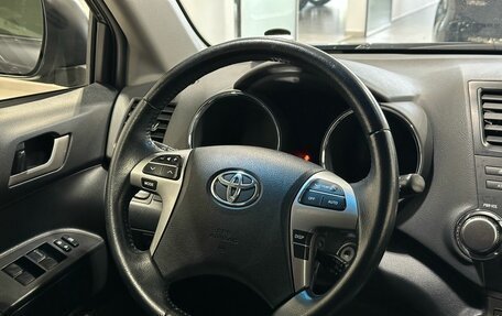 Toyota Highlander III, 2013 год, 2 399 900 рублей, 10 фотография