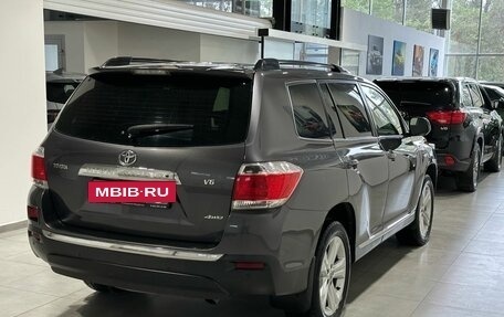 Toyota Highlander III, 2013 год, 2 399 900 рублей, 6 фотография