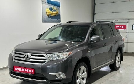Toyota Highlander III, 2013 год, 2 399 900 рублей, 3 фотография