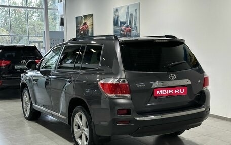 Toyota Highlander III, 2013 год, 2 399 900 рублей, 4 фотография