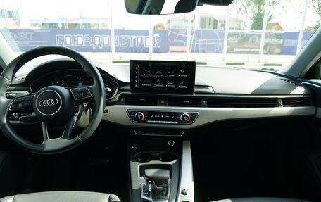Audi A4, 2021 год, 3 490 000 рублей, 10 фотография