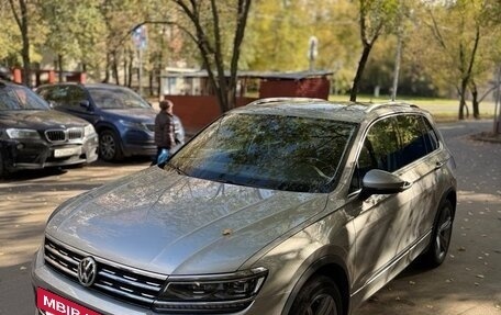 Volkswagen Tiguan II, 2018 год, 3 100 000 рублей, 6 фотография
