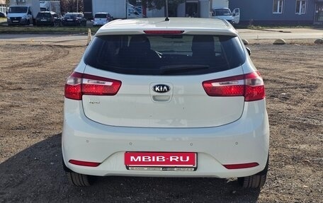 KIA Rio III рестайлинг, 2013 год, 900 000 рублей, 4 фотография