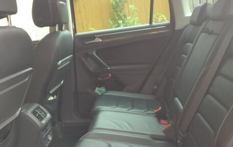 Volkswagen Tiguan II, 2018 год, 3 850 000 рублей, 6 фотография