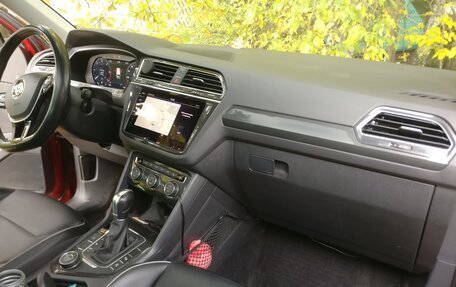 Volkswagen Tiguan II, 2018 год, 3 850 000 рублей, 8 фотография