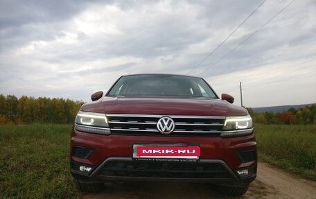 Volkswagen Tiguan II, 2018 год, 3 850 000 рублей, 4 фотография