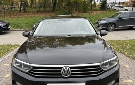 Volkswagen Passat B8 рестайлинг, 2016 год, 1 850 000 рублей, 2 фотография