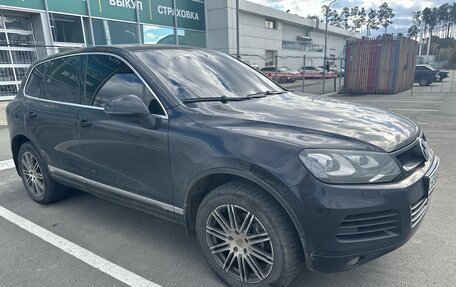 Volkswagen Touareg III, 2011 год, 1 470 000 рублей, 1 фотография
