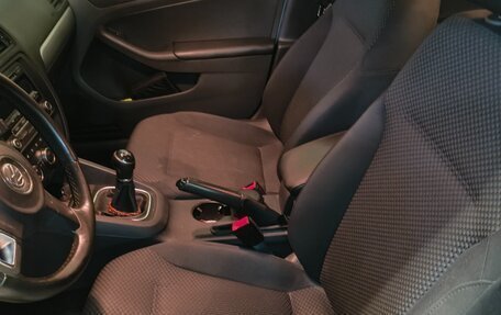 Volkswagen Jetta VI, 2012 год, 800 000 рублей, 7 фотография