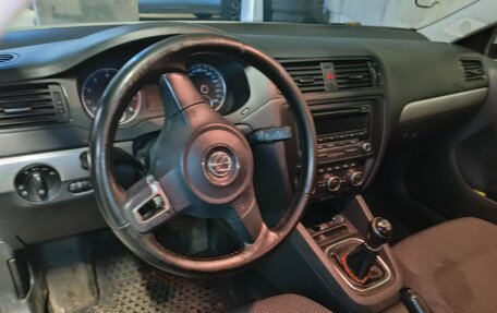 Volkswagen Jetta VI, 2012 год, 800 000 рублей, 14 фотография