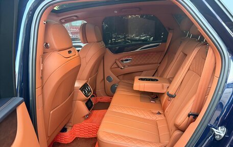 Bentley Bentayga I, 2019 год, 15 500 000 рублей, 16 фотография