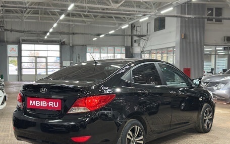 Hyundai Solaris II рестайлинг, 2011 год, 699 000 рублей, 4 фотография