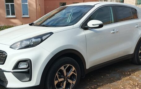 KIA Sportage IV рестайлинг, 2020 год, 2 700 000 рублей, 1 фотография