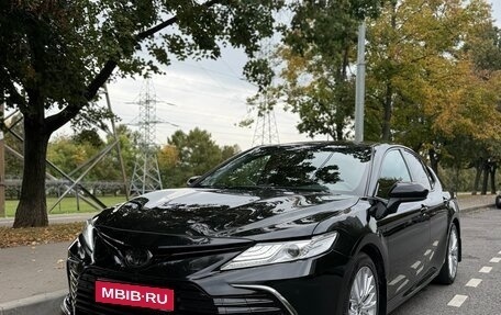 Toyota Camry, 2021 год, 2 450 000 рублей, 1 фотография
