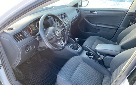 Volkswagen Jetta VI, 2013 год, 1 100 000 рублей, 21 фотография
