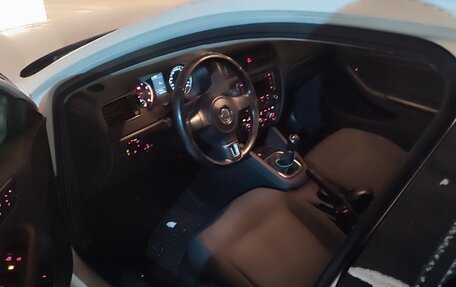 Volkswagen Jetta VI, 2013 год, 1 100 000 рублей, 18 фотография
