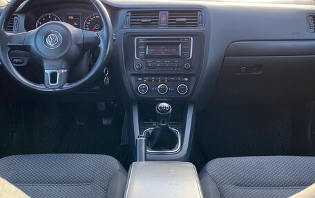 Volkswagen Jetta VI, 2013 год, 1 100 000 рублей, 26 фотография