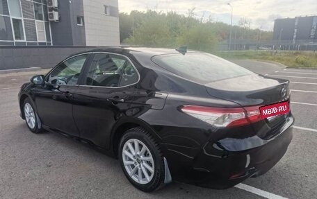 Toyota Camry, 2021 год, 2 550 000 рублей, 4 фотография