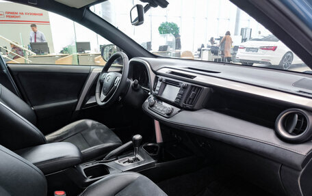 Toyota RAV4, 2016 год, 2 420 000 рублей, 15 фотография