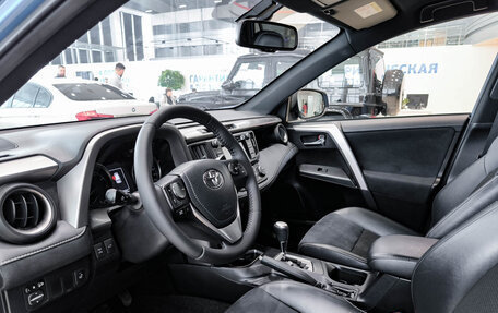Toyota RAV4, 2016 год, 2 420 000 рублей, 20 фотография