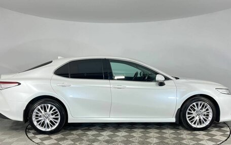 Toyota Camry, 2021 год, 3 500 000 рублей, 4 фотография