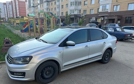 Volkswagen Polo VI (EU Market), 2015 год, 800 000 рублей, 2 фотография