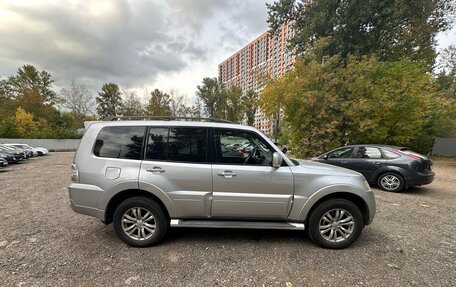 Mitsubishi Pajero IV, 2011 год, 2 390 000 рублей, 3 фотография