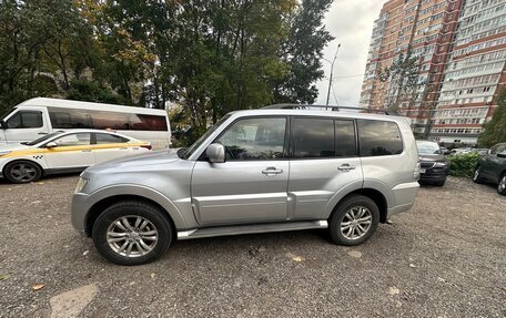 Mitsubishi Pajero IV, 2011 год, 2 390 000 рублей, 2 фотография