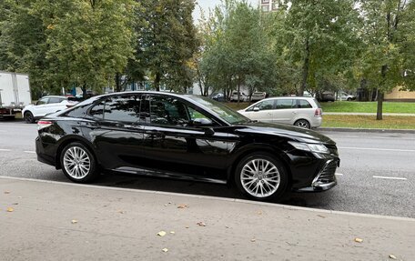 Toyota Camry, 2021 год, 2 450 000 рублей, 4 фотография