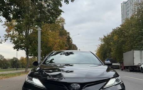 Toyota Camry, 2021 год, 2 450 000 рублей, 2 фотография