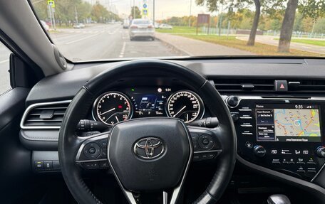 Toyota Camry, 2021 год, 2 450 000 рублей, 10 фотография