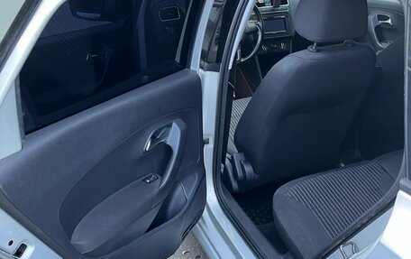 Volkswagen Polo VI (EU Market), 2011 год, 750 000 рублей, 21 фотография
