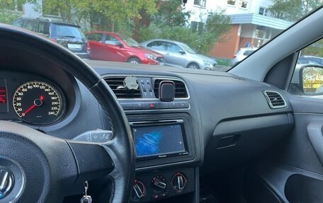Volkswagen Polo VI (EU Market), 2011 год, 750 000 рублей, 24 фотография