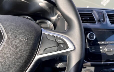 Renault Logan II, 2020 год, 899 000 рублей, 18 фотография