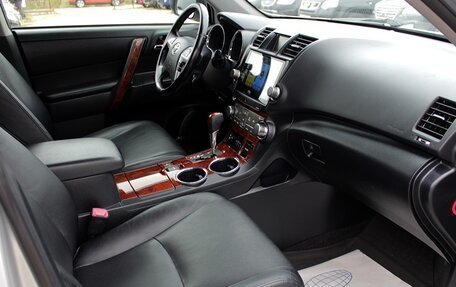 Toyota Highlander III, 2012 год, 1 899 000 рублей, 10 фотография