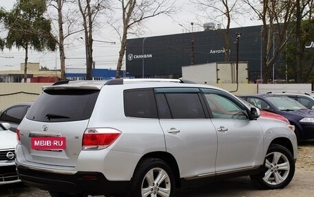 Toyota Highlander III, 2012 год, 1 899 000 рублей, 2 фотография