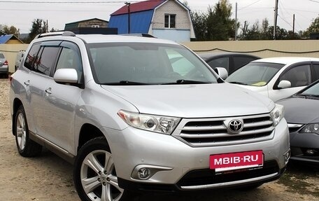 Toyota Highlander III, 2012 год, 1 899 000 рублей, 21 фотография