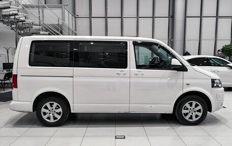 Volkswagen Caravelle T5, 2013 год, 1 950 000 рублей, 4 фотография