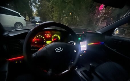 Hyundai Sonata IV рестайлинг, 2005 год, 600 000 рублей, 6 фотография