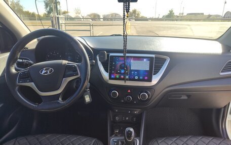 Hyundai Solaris II рестайлинг, 2018 год, 1 500 000 рублей, 11 фотография