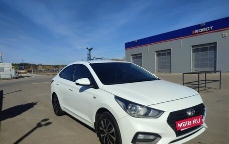 Hyundai Solaris II рестайлинг, 2018 год, 1 500 000 рублей, 3 фотография
