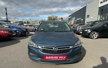 Opel Astra K, 2016 год, 1 299 000 рублей, 2 фотография